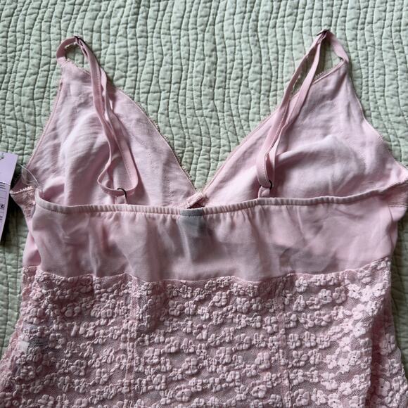 Wild Fable Pink Lace Camisole Cami Floral Sheer Tank Top V-Neck NWT Size M - Picture 7 of 8
